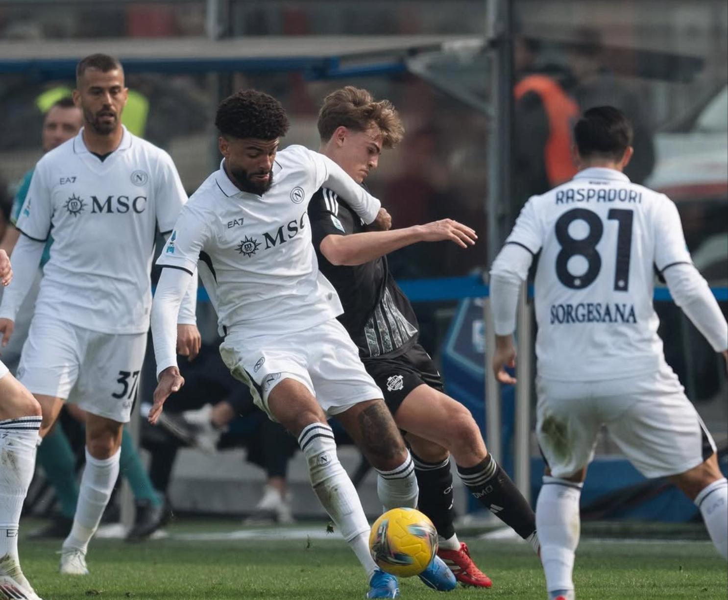 开云体育-关于那不勒斯发布备战花絮,加时末段强势反弹,意大利杯任务艰巨,数据趋势出现新变化的信息-开云体育