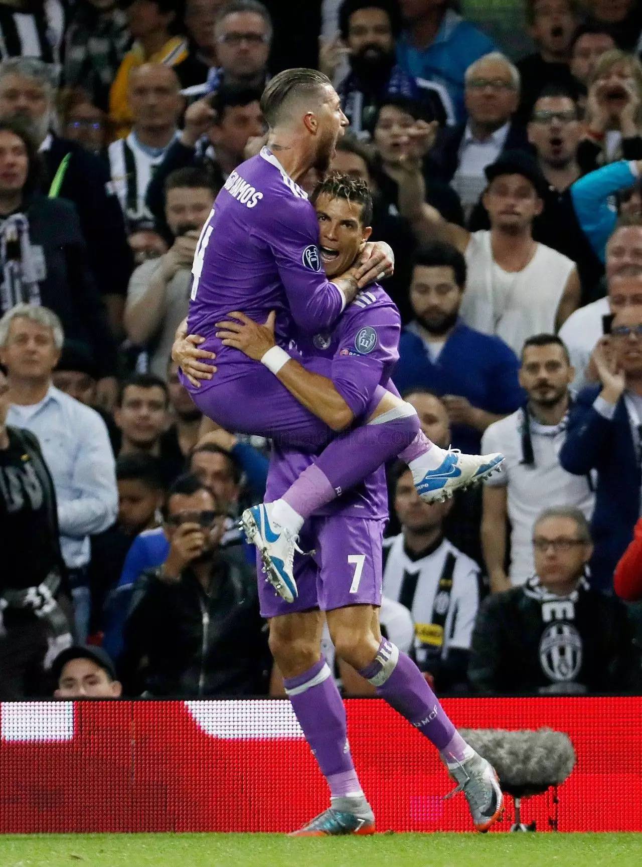 开云体育-关于克里夫兰骑士迎欧冠关键赛,今晚内部沟通,球迷炸锅,阵容厚度经受考验的信息-开云体育